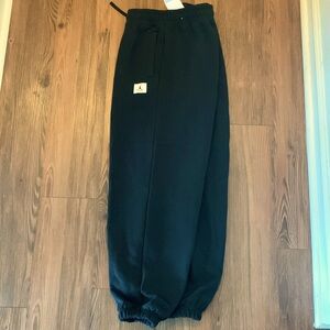 NWT Jordan Loose Fit Sweatpants